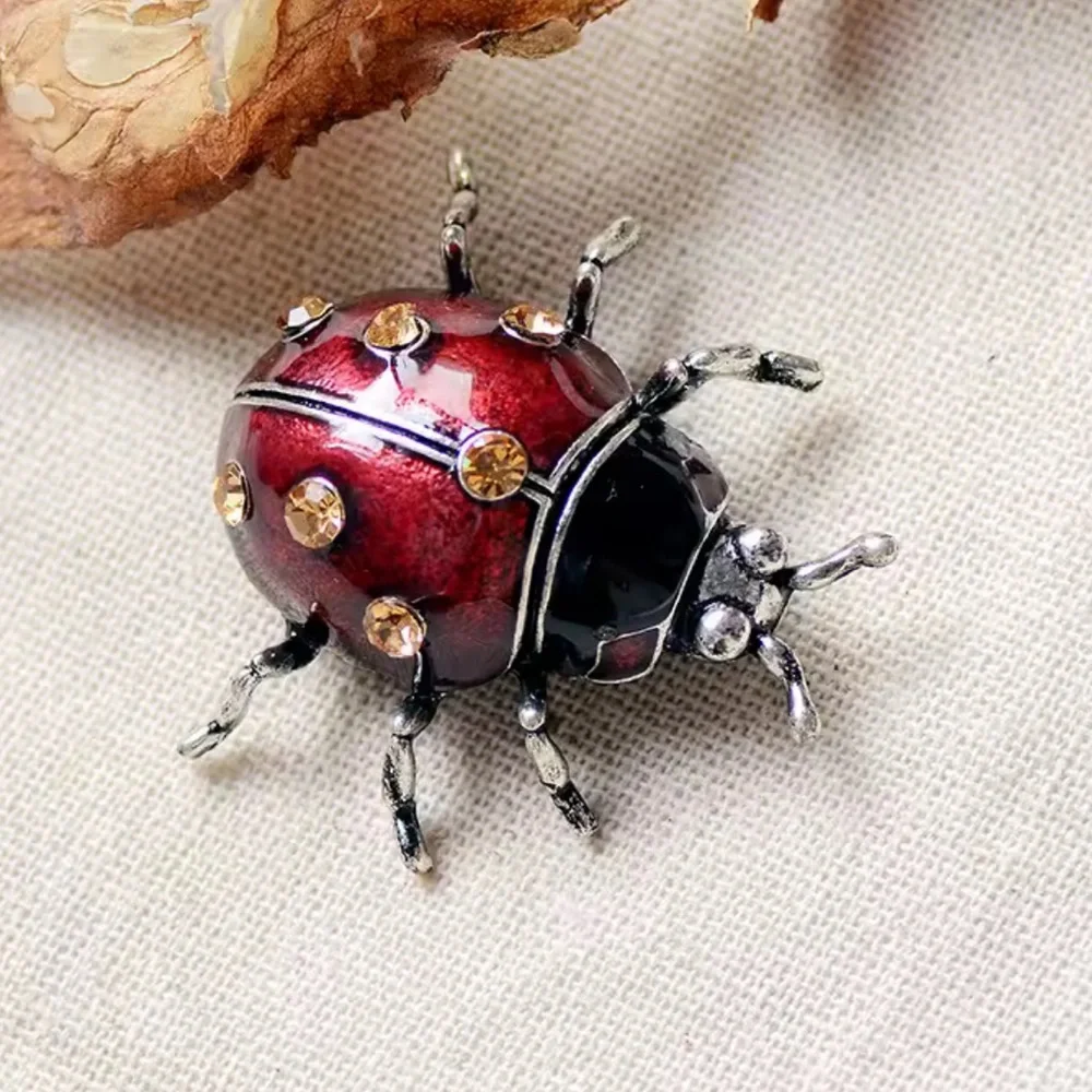 Vintage Ladybug Red Brooch - Picture 5 of 6